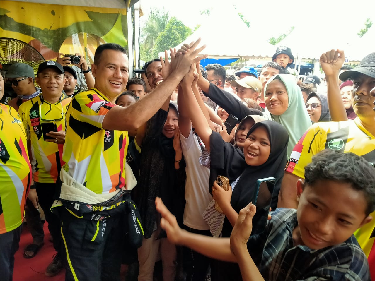 Fans Ijeck serbu paddock tim bla bla bla