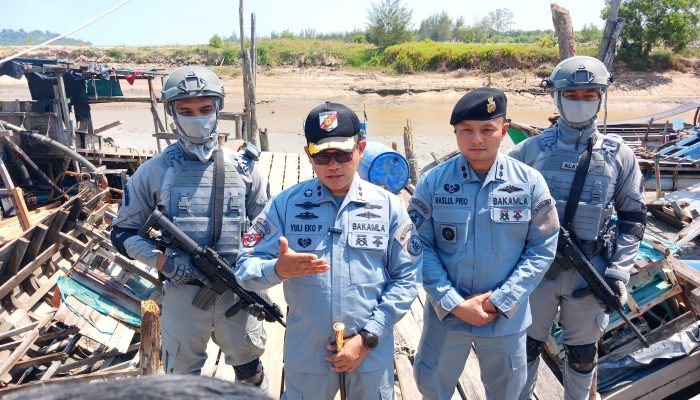 Bakamla RI Tertibkan 35 Ponton Tambang Pasir Timah Ilegal di Perairan Bangka Barat
