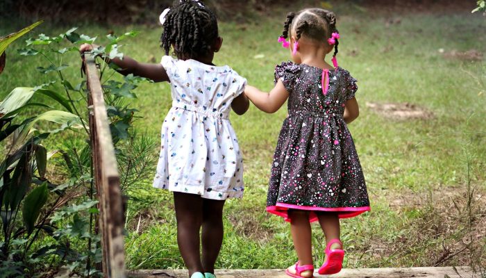 Tips Parenting Tepat Bagi Anak Introvert, Salah Satunya Dorong Komunikasi Terbuka