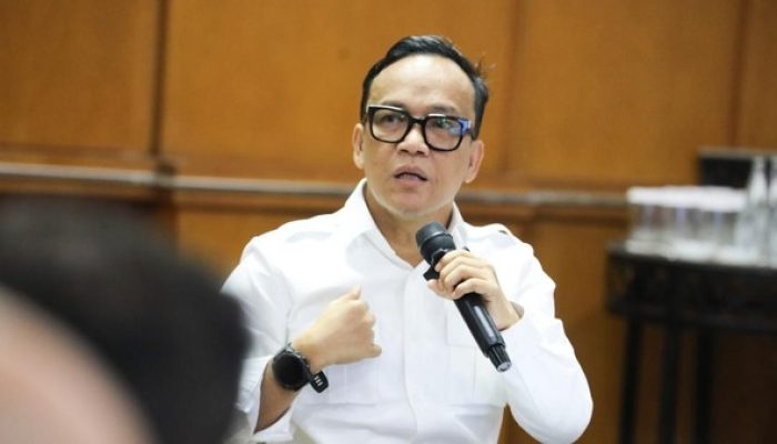 KPK OTT Wamen Ketenagakerjaan, Immanuel Ebenezer