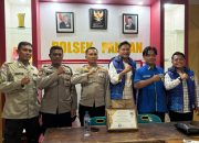 DPD KNPI Tapanuli Tengah Beri Penghargaan kepada Polsek Pandan atas Sinergitas di KNPI CUP 2025