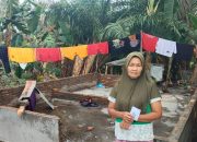 Sedikit Rezeki, Banyak Arti: Arkamedia Bantu Ibu Tangguh Korban Angin Kencang di Bogak Besar