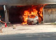 Satu Unit Mobil Ayla Ludes Terbakar di Seirampah