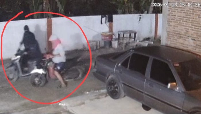 Maling Motor Terekam CCTV di Batang Kuis, Beraksi Saat Subuh