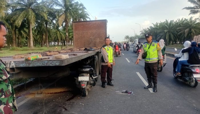 Tabrak Fuso di Jalinsum Sergai, Satu Pelajar Tewas