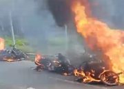 Sipispis Membara, 27 Motor & 1 Truk Fuso Diduga Dibakar Massa dan 4 Orang Dikabarkan Terluka