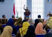 Serahkan SK Program Indonesia Pintar, Wali Kota Tebing Tinggi Minta Kepala Sekolah Bekerja Adaptif dan Berintegritas